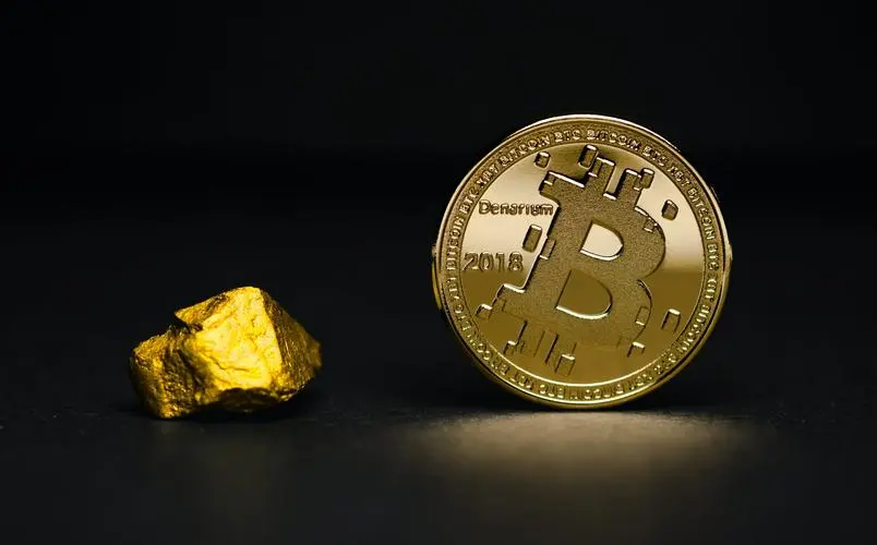 比特币跌势吸引资金流入，但技术图形仍暗示或跌至10.6万美元